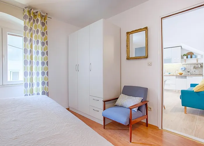 Karmen Lägenhet Split